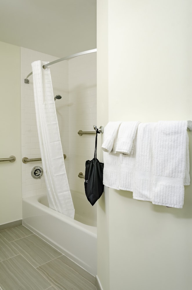 Candlewood Suites Miami Intl Airport 36th St by IHG - photo 26