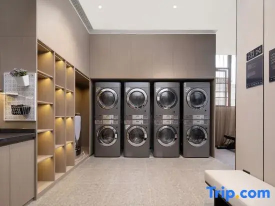 Atour Hotel Wenling Zeguo Lingyue Plaza in Wenling, People's Republic of China