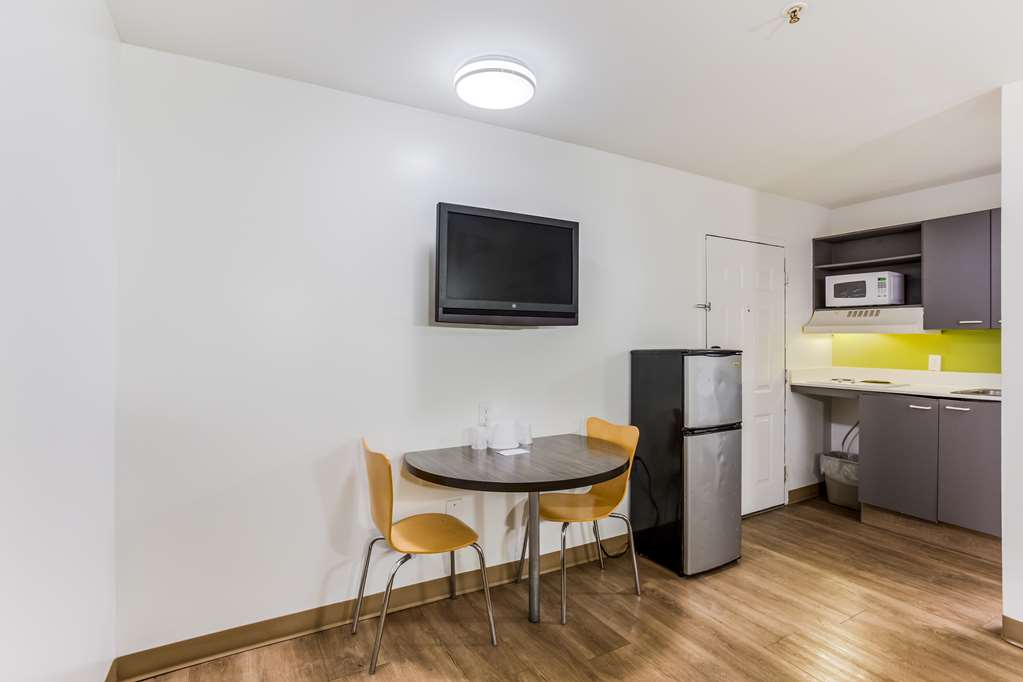 Studio 6 Extended Stay Jacksonville FL South - photo 9