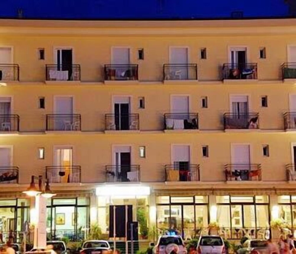Hotel Lugano - last minute hotel in Cattolica