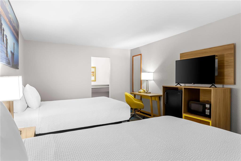 Days Inn by Wyndham Huntington - photo 23