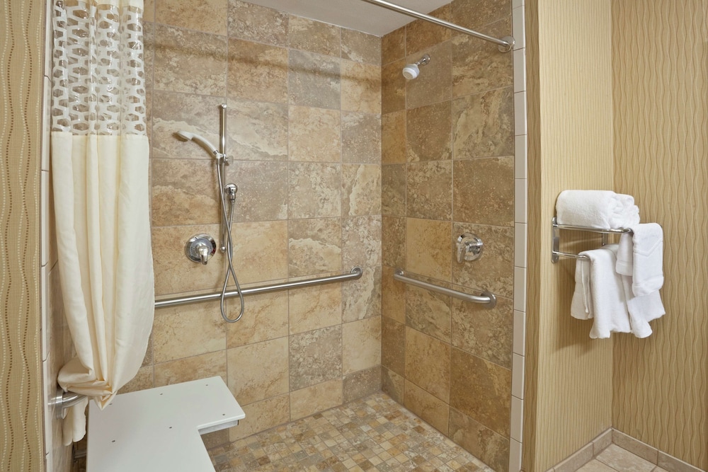 Hampton Inn Matamoras Milford - photo 20