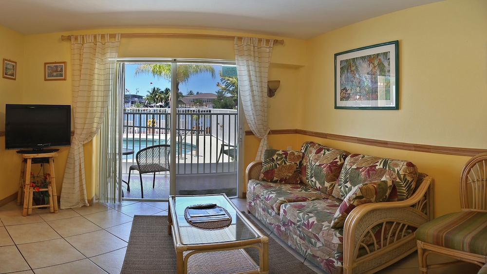 Manatee Bay Inn Near Fishing Pier Fort Myers Beach - photo 6
