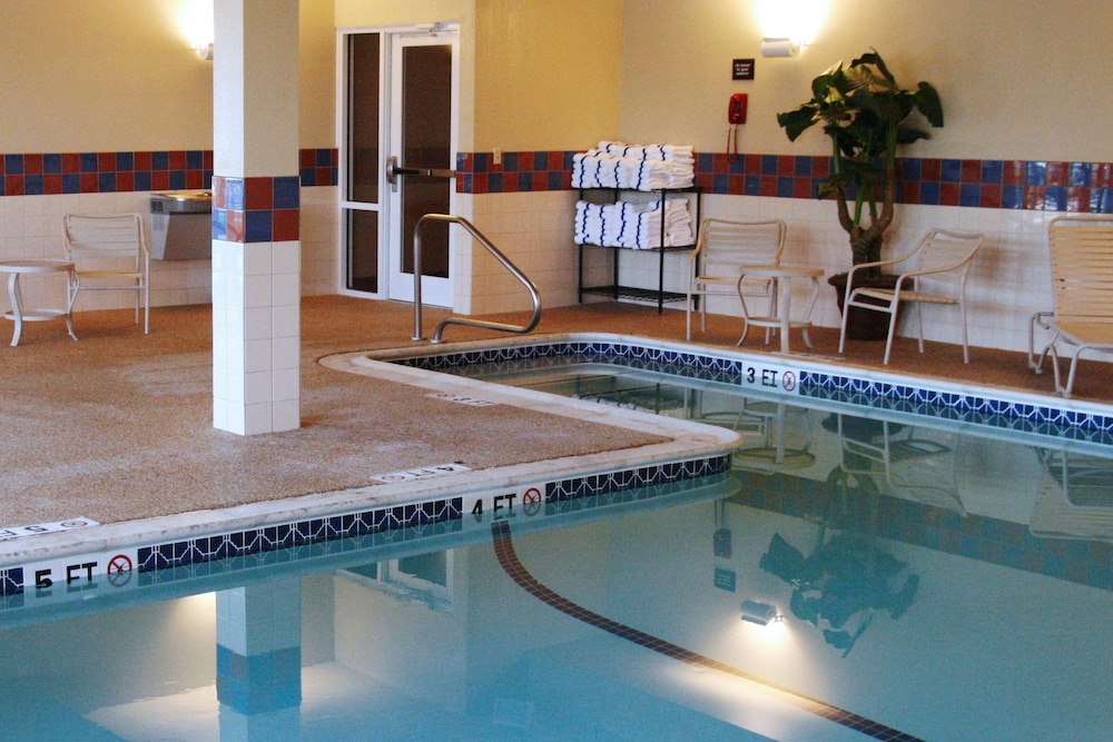 Hampton Inn & Suites Rockland - photo 36