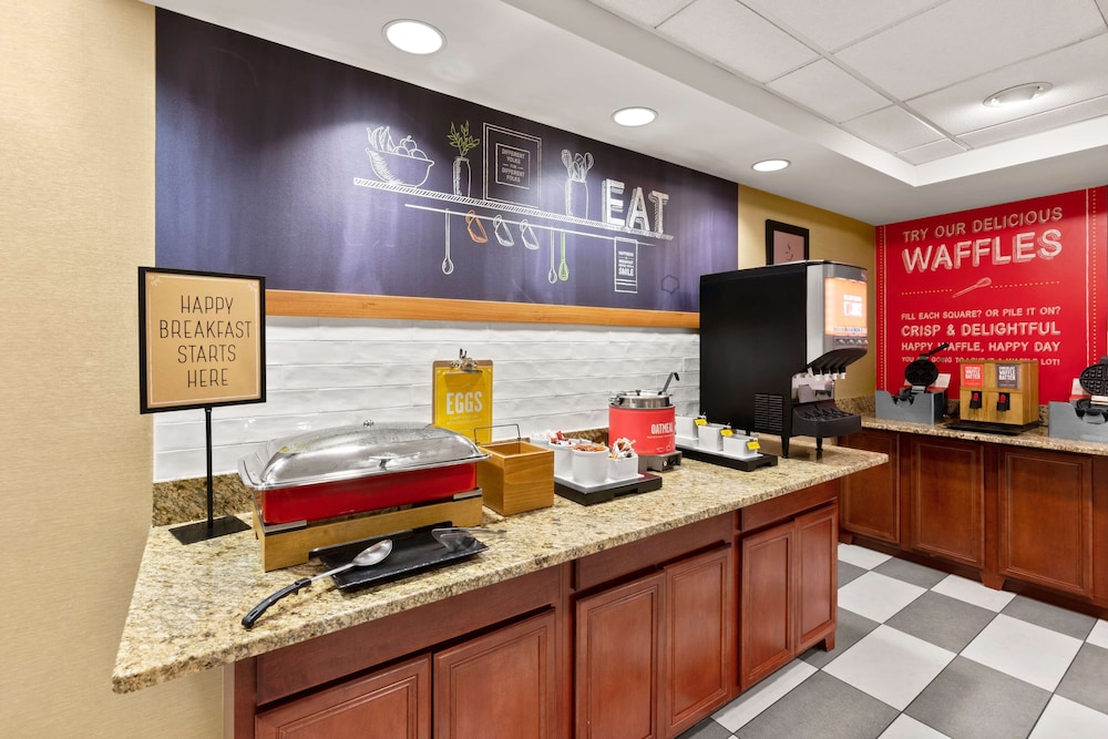 Hampton Inn & Suites Burlington - photo 28