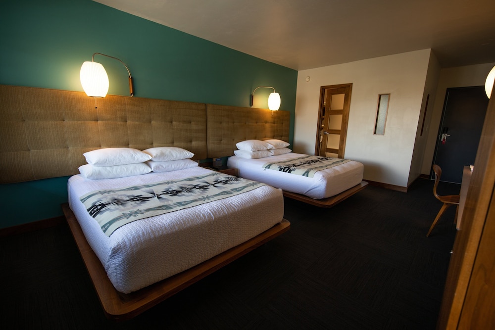 Modern Hotel - photo 36