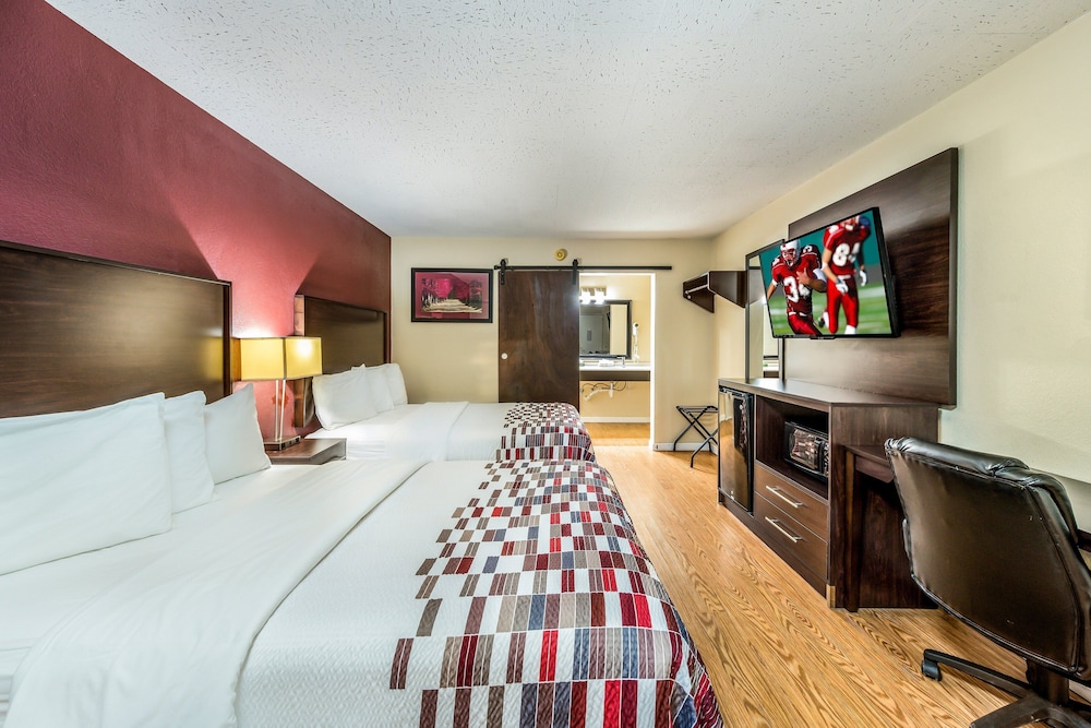 Red Roof Inn & Suites Wapakoneta - photo 18