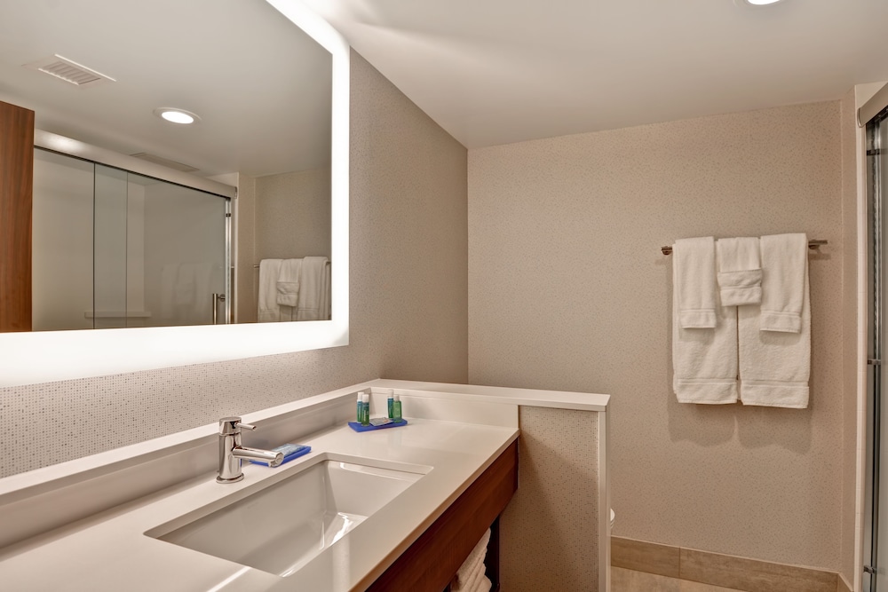 Holiday Inn Express Boston by IHG - photo 39
