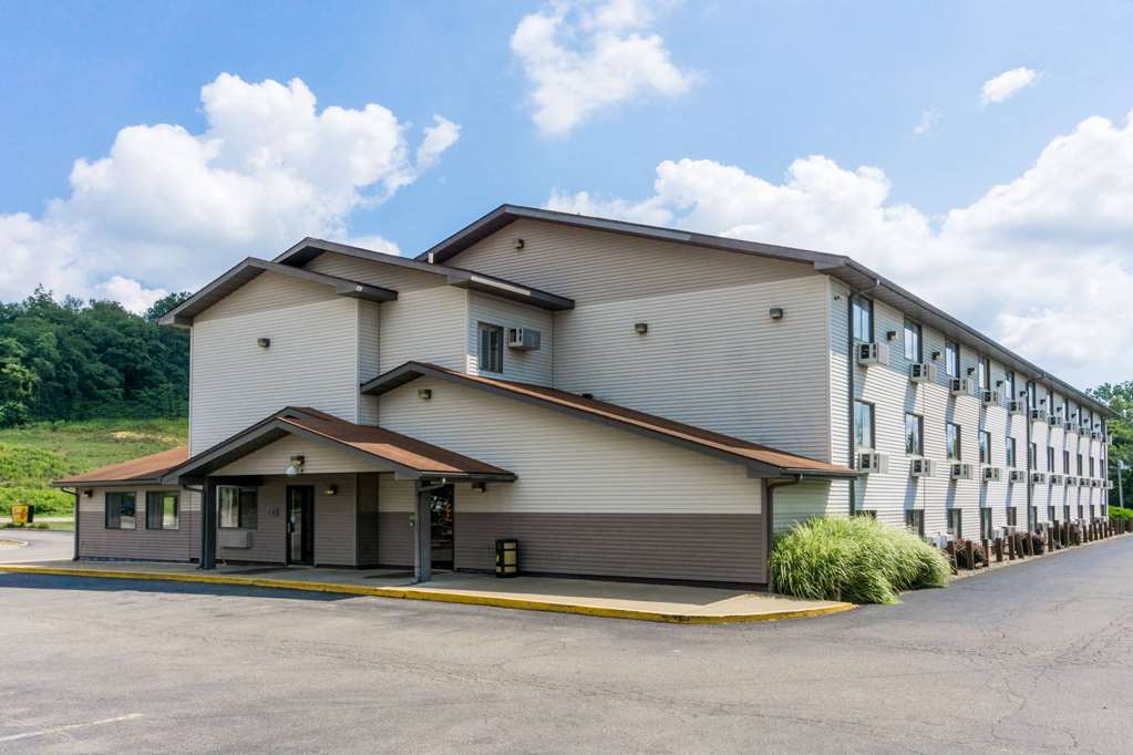 Super 8 by Wyndham Zanesville - photo 2