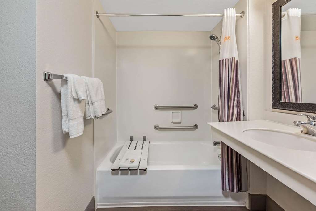 La Quinta Inn by Wyndham Miami Airport North - photo 9