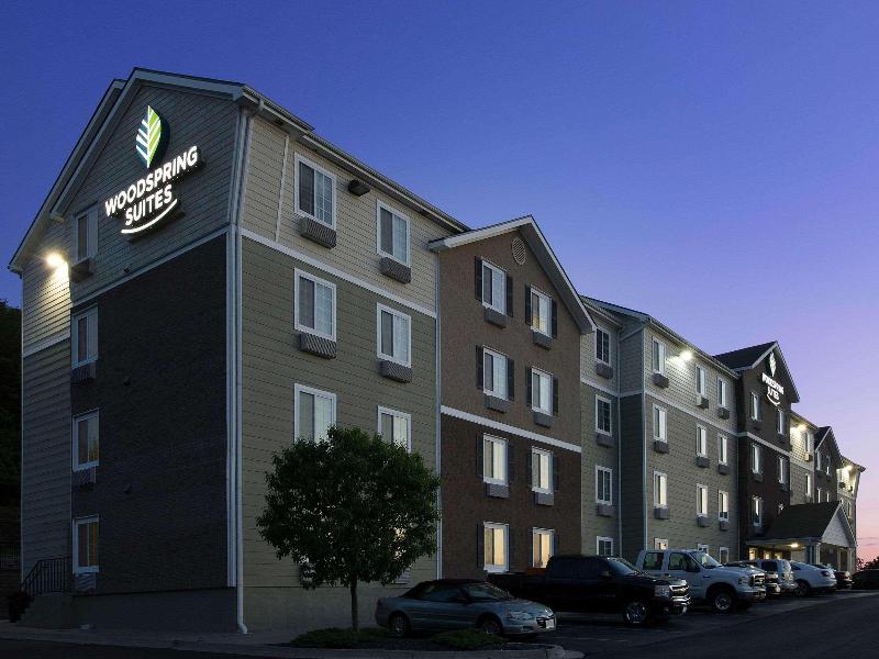 WoodSpring Suites Kansas City Mission - photo 2