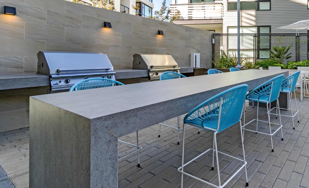 Downtown Cosmopolitan Suites - photo 68