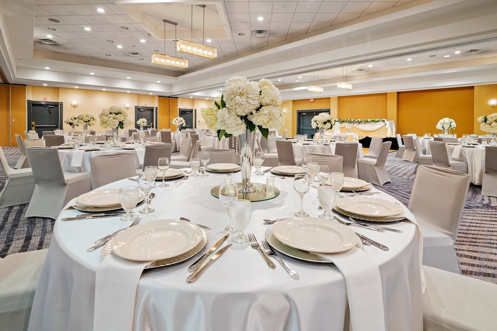 Crowne Plaza Houston Med Ctr Galleria Area by IHG - photo 82