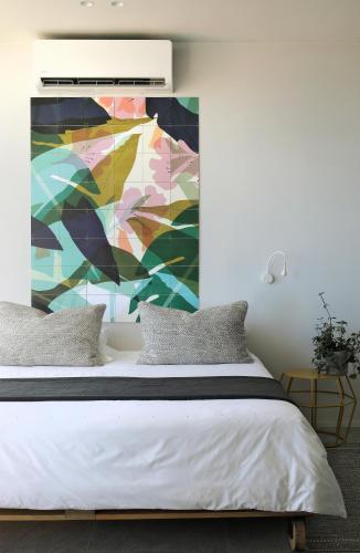 Spacious Studio Apartment Number 4702 — 4-Star Luxury Hotel in Cape Town, South Africa
