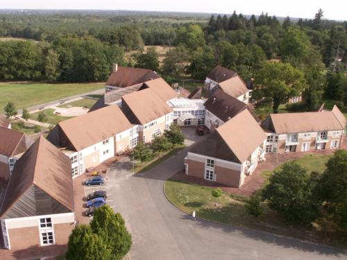 Domaine de Mont Evray — hotel in Nouan-Le-Fuzelier