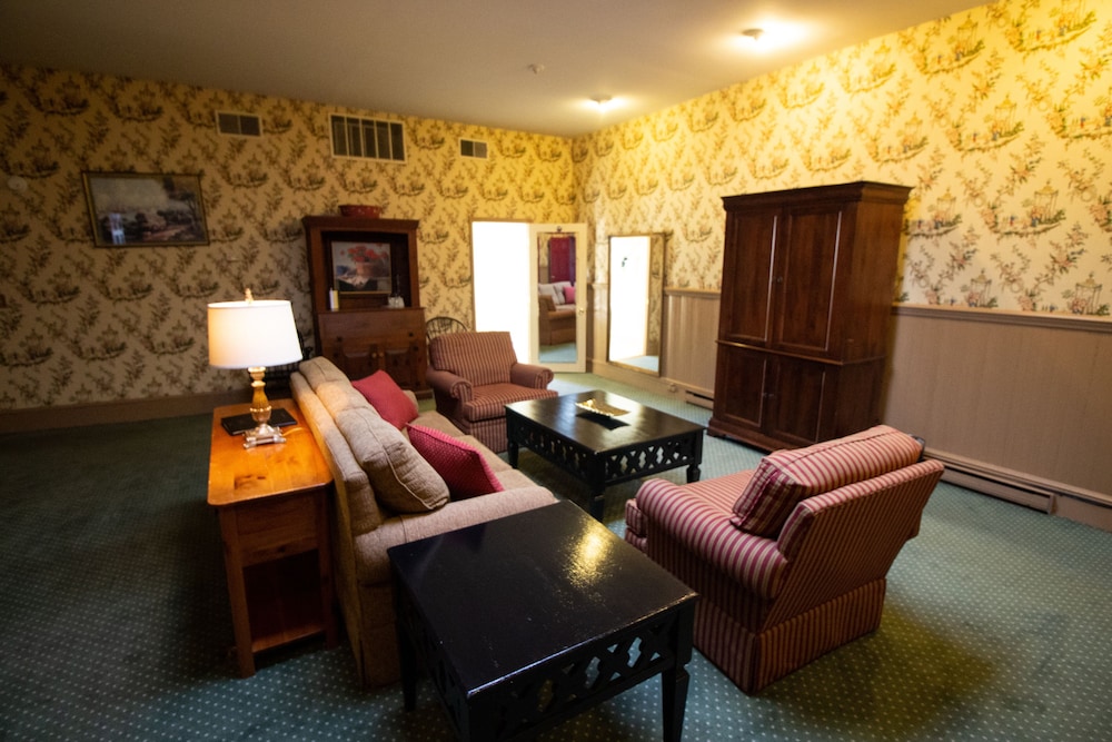 Beekman Arms and Delamater Inn - photo 31