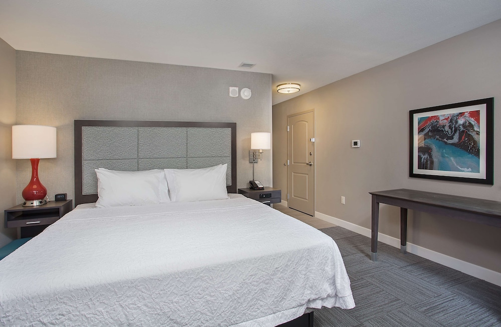 Hampton Inn Vincennes - photo 12
