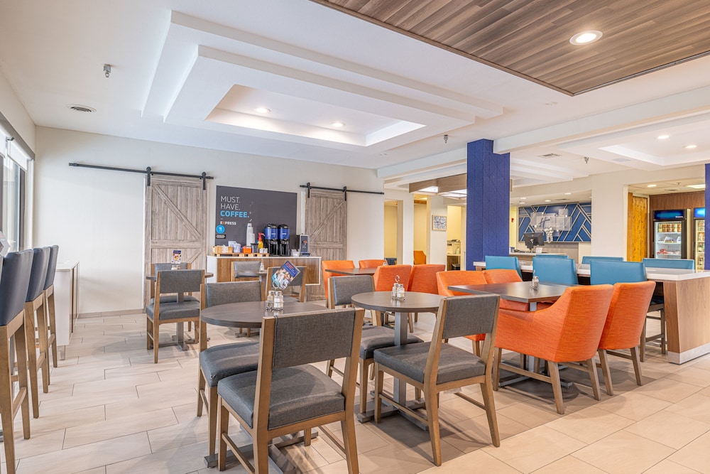 Holiday Inn Express & Suites College Station by IHG - photo 54