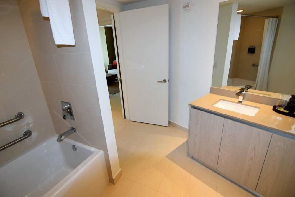 Oceanfront & Bay View 2 Bed 2 Bath @ Hyde Beach Resort - photo 34