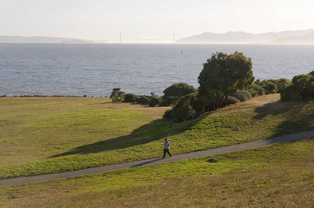 DoubleTree by Hilton Hotel Berkeley Marina - photo 53