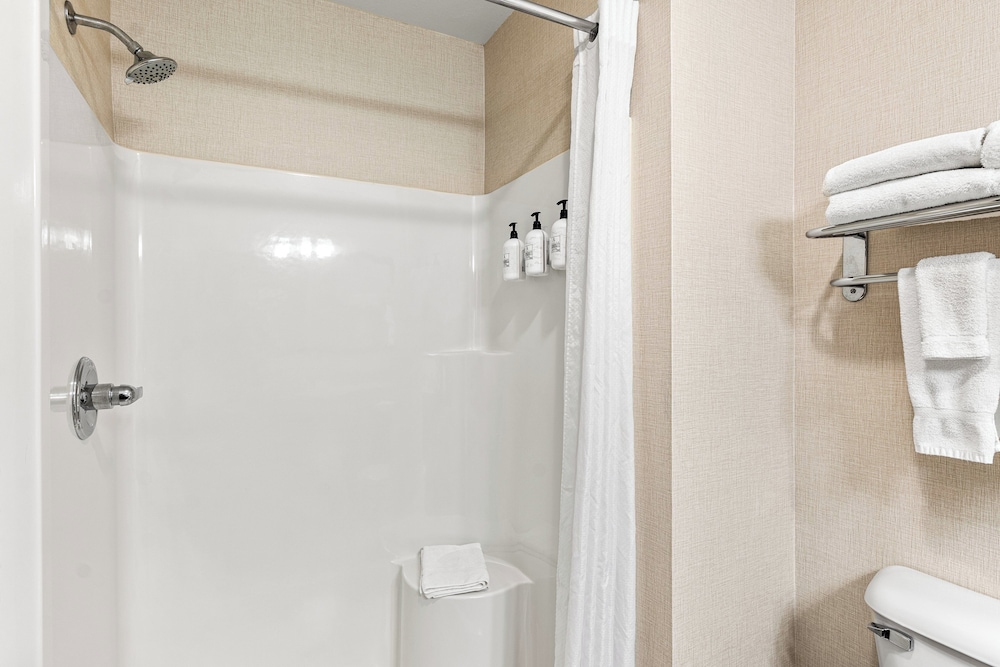 Boarders Inn & Suites Shawano - photo 38