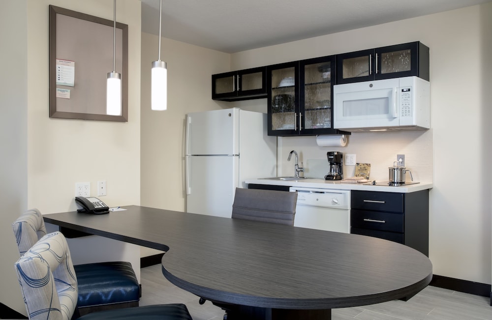 Candlewood Suites Miami Exec Airport Kendall by IHG - photo 13