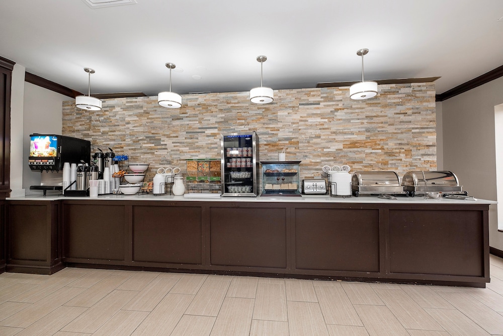 Red Roof Inn PLUS & Suites Knoxville West Cedar Bluff - photo 41