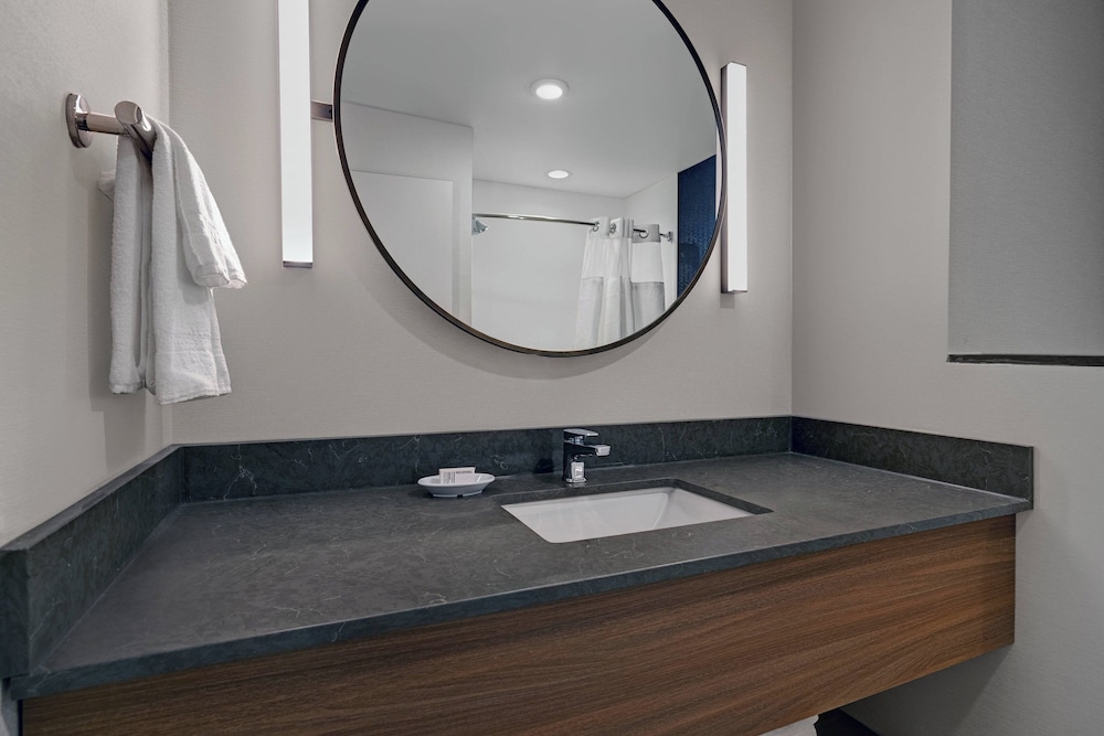 Fairfield Inn & Suites by Marriott Milwaukee Brookfield - photo 34