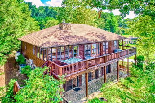 Lakeshore Treetops — 4-Star Luxury Hotel in Lake Junaluska, United States