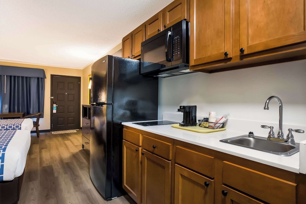 Suburban Studios Millville - photo 15