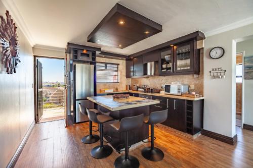 Luxury 3 bedroom Duplex Penthouse with communal swimming pool