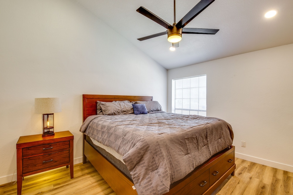 Chandler Vacation Rental with Pool and Hot Tub Access — 4-Star Luxury Hotel in Chandler, United States