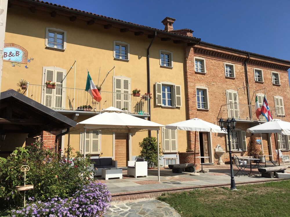 La Casa di Alice — 4-Star Luxury Hotel in Villa San Secondo, Italy