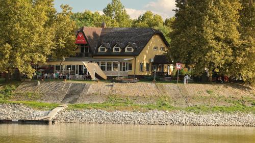 Vizafogó Panzió és Étterem in Baja, Hungary