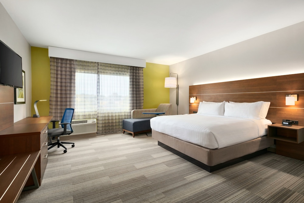 Holiday Inn Express & Suites Salisbury by IHG - photo 11