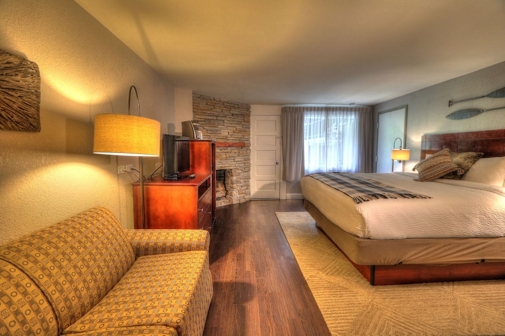 River Edge Inn - photo 10