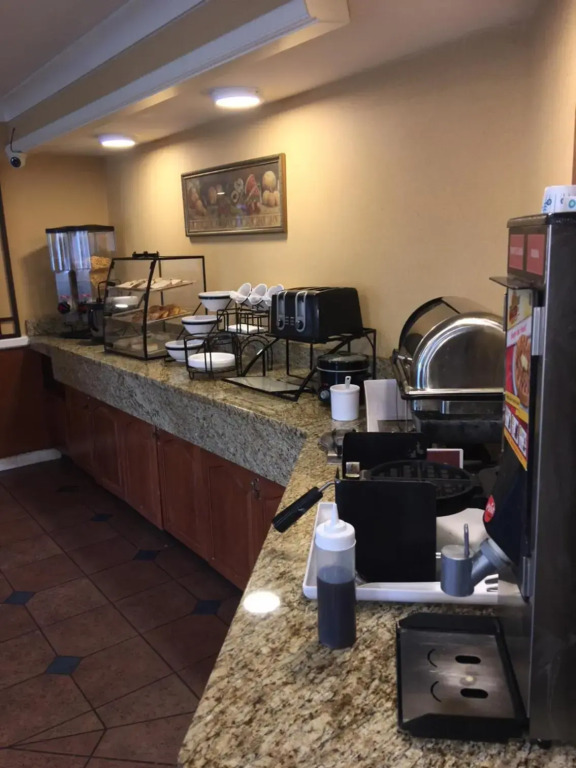 America's Best Inn Of Fairfield Birmingham - photo 11