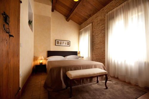 Residenza i Platani — 4-Star Luxury Hotel in Santarcangelo, Italy