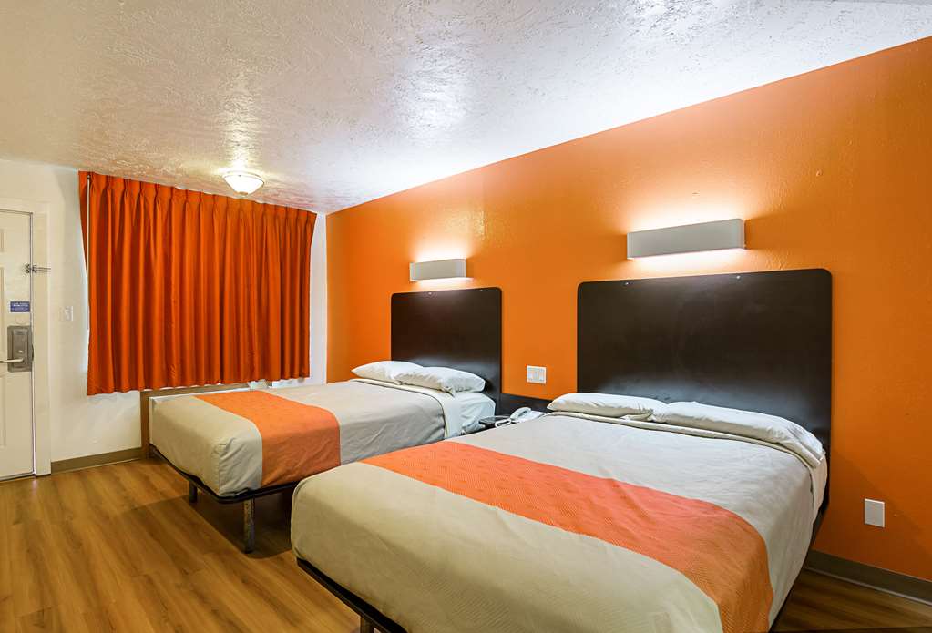 Motel 6 Madisonville TX - photo 10