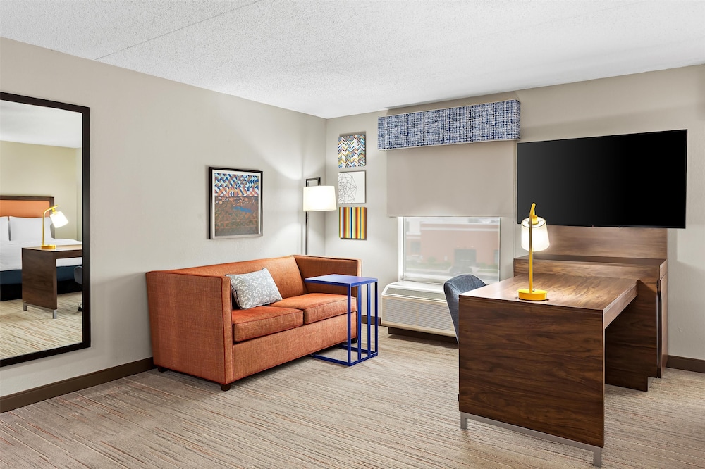 Hampton Inn & Suites Bolingbrook - photo 28