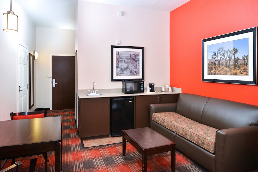 Holiday Inn Express Hotel & Suites Kingman by IHG - photo 12