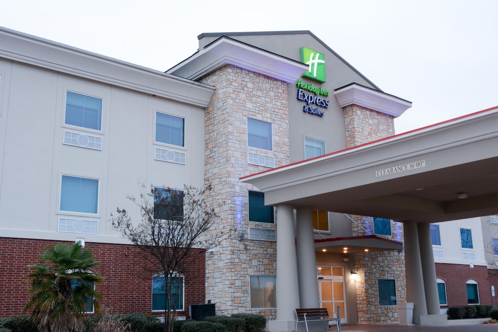 Holiday Inn Express & Suites New Boston by IHG - featured photo