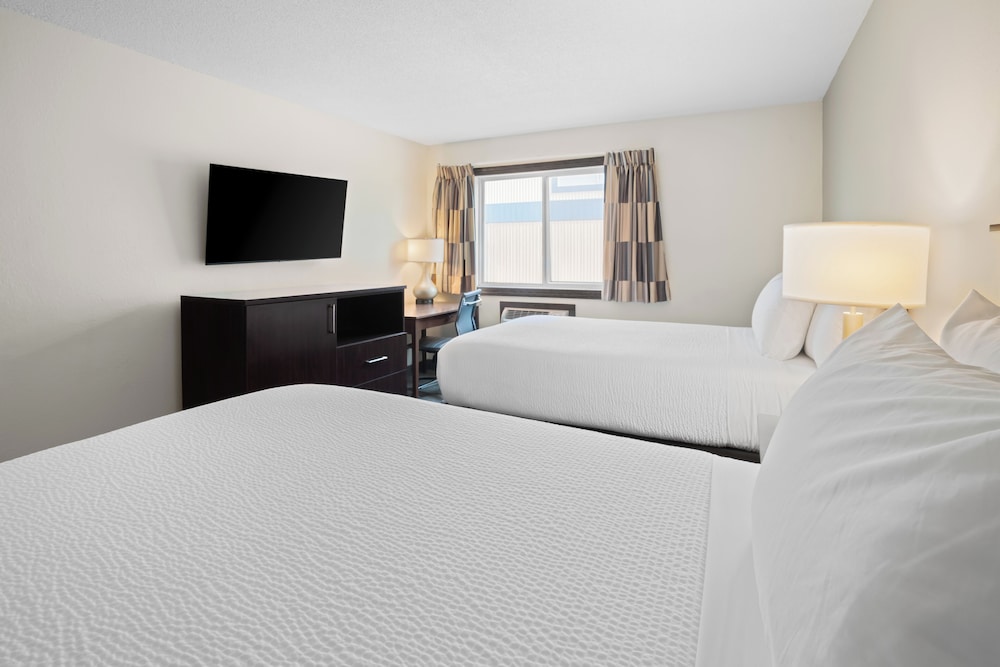 Fargo Inn and Suites - photo 7