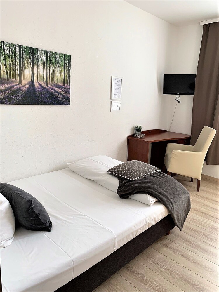 Hotel zum Adler — hotel in Bad Homburg Vor Der Hoehe