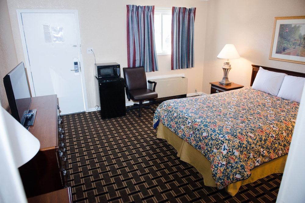 Grand View Plaza Inn & Suites - photo 31