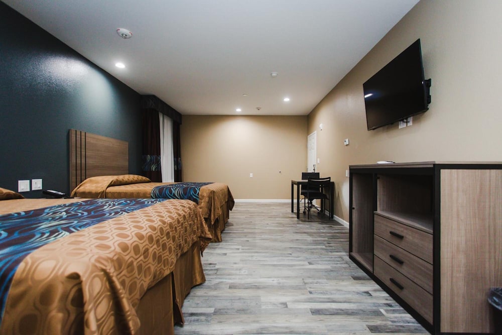 Budget Host Inn and Suites - photo 14