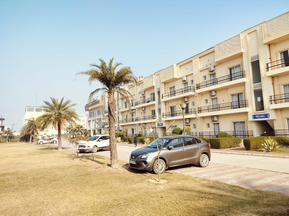 Peral suites at Omex Enternity - carbon neutral hotel in Vrindavan