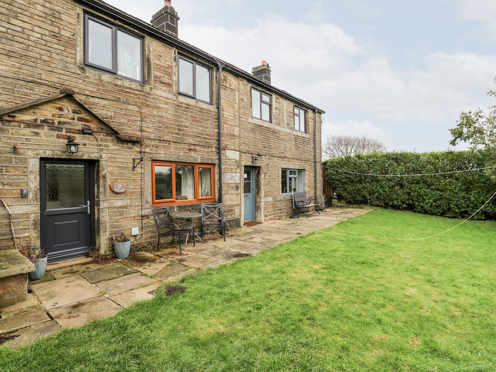 Boshaw Cottage — 4-Star Luxury Hotel in Holmfirth, United Kingdom