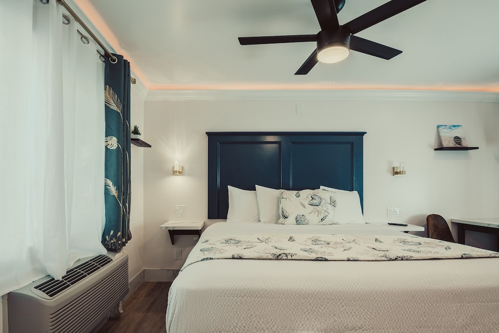 Blufftop Inn & Suites - photo 43