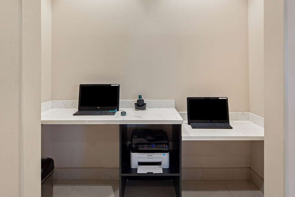 La Quinta Inn & Suites by Wyndham Morgan Hill San Jose South - photo 48